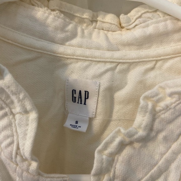 Gap White Button Down - Picture 2 of 2